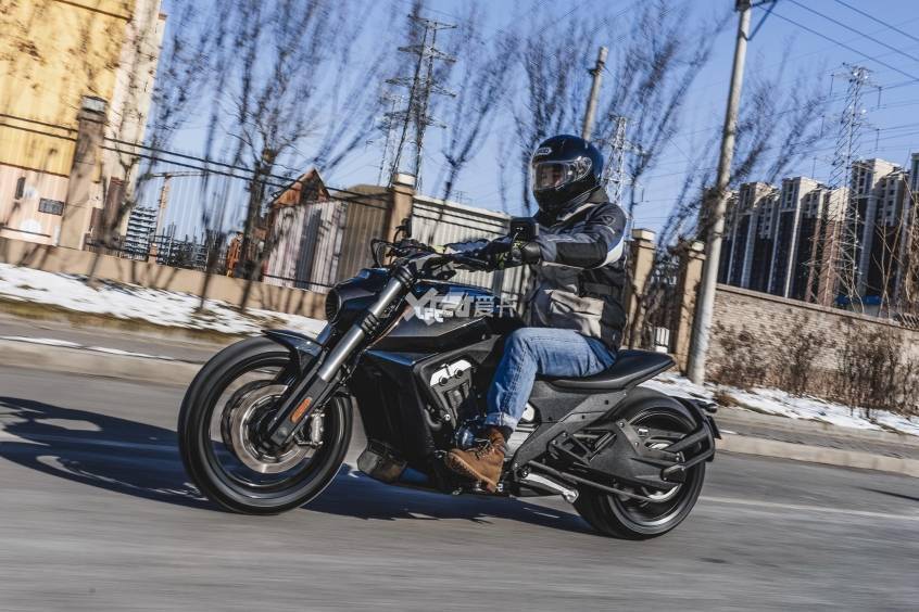 国产超级四缸巡航 试驾奔达lcf700燎