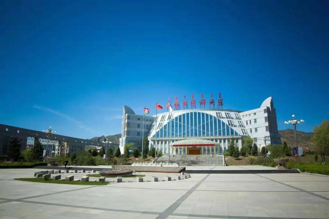 内蒙古医科大学校园图片
