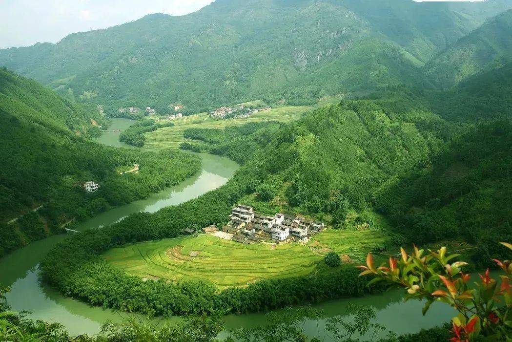 这段古水河竹筏漂流之旅估计你无法拒绝