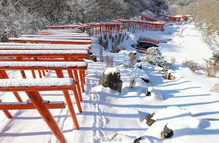 青森县的冰雪千本鸟居北海道等地迎来暴风雪