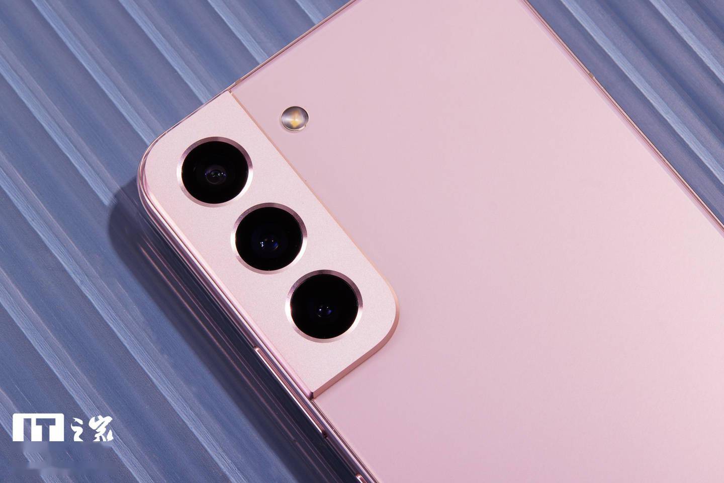 整体|三星 Galaxy S22 / S22 +图赏：老设计焕发新感觉