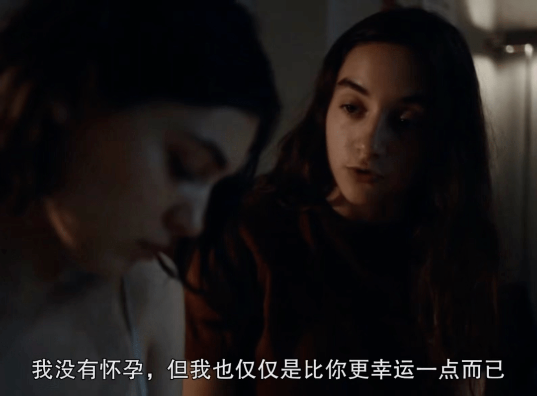 安妮·艾诺|当镜头对准女性的“十级疼痛”，会发生什么？