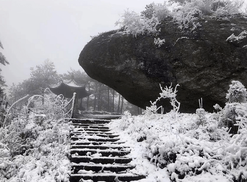 罗浮山下雪图片