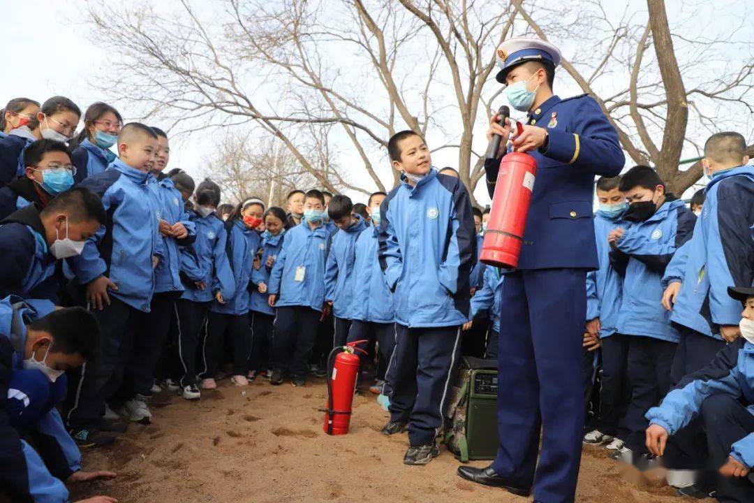 校园安全平凉四中开学安全第一课护航美好新学期