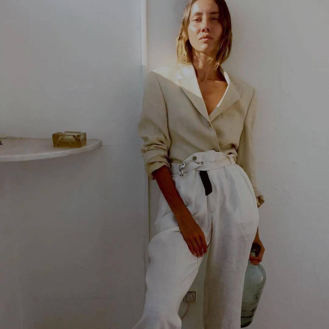 Julie 全世界最会穿西装的女人