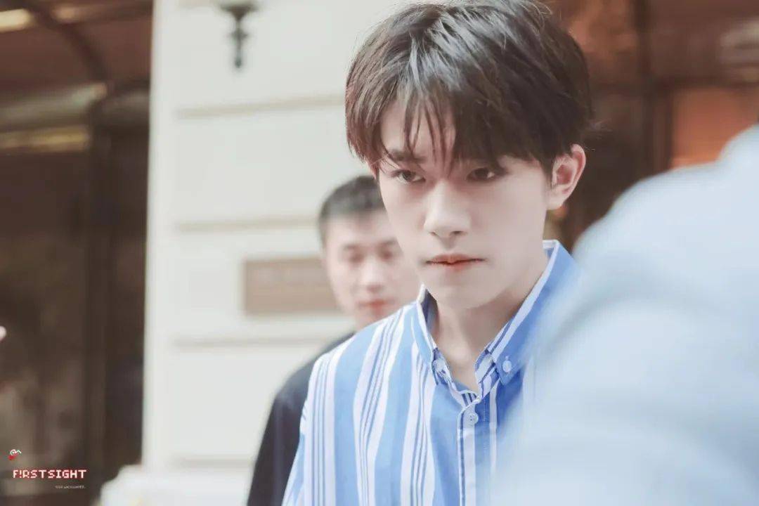 电影|易烊千玺春节档电影双双延期，粉丝表示惊喜，但路人称“吃相难看”