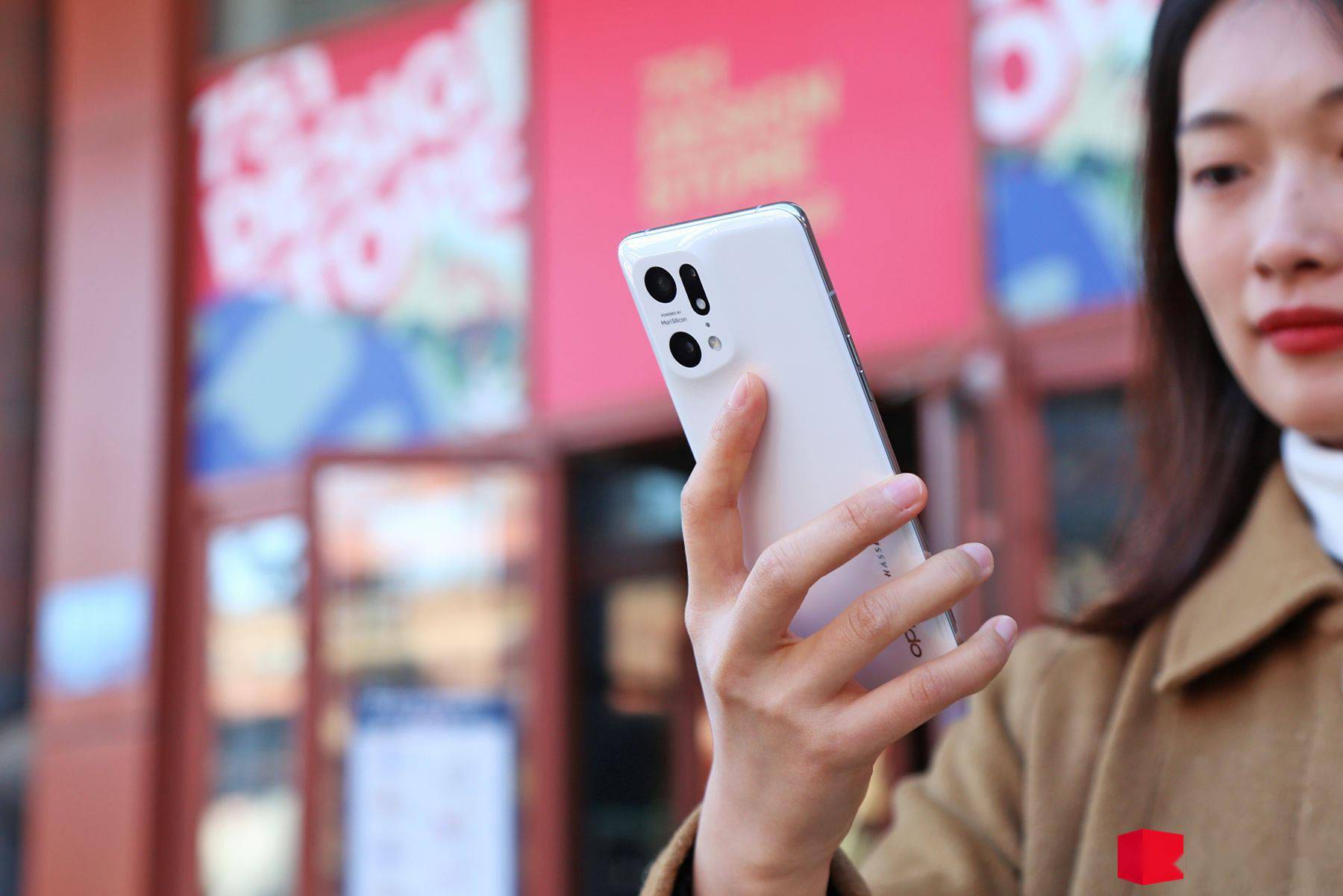 评测|OPPO Find X5 Pro 评测：首发马里亚纳 X 自研芯片，安卓也有了看齐 iPhone 的视频能力