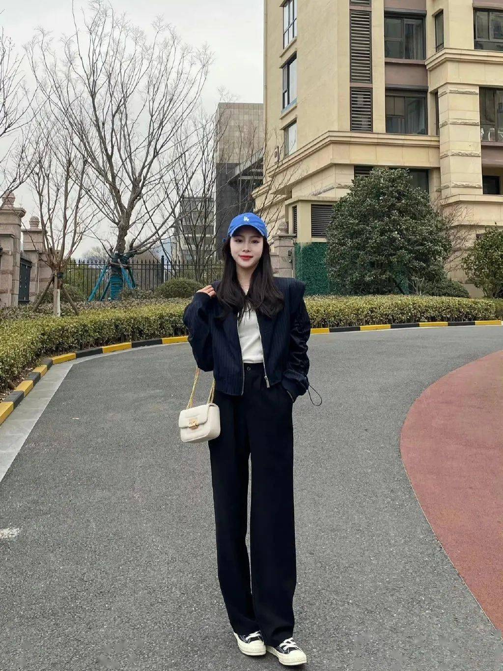 共和 开春穿什么?这100套穿搭必须看,可甜可飒美炸了!