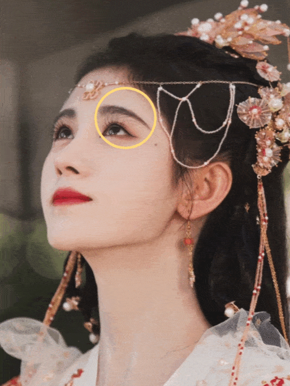 对比鞠婧祎又“换头”了？这前后差别也太大了吧！