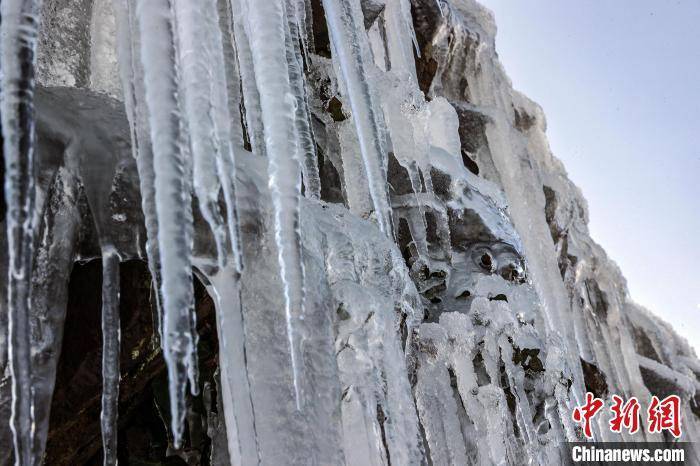 游客|湖南临武县：通天山春雪云雾美如画