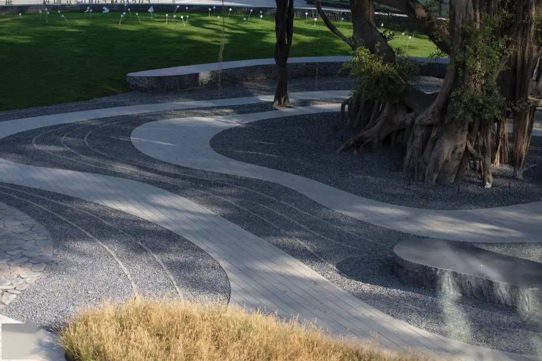 别出心裁的透水铺装:百变石子