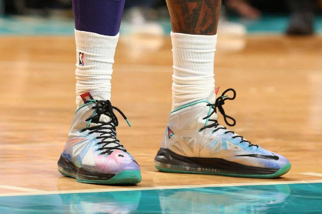 上脚图拉塞尔上脚韦德冷血curry4新版本评价出乎意料