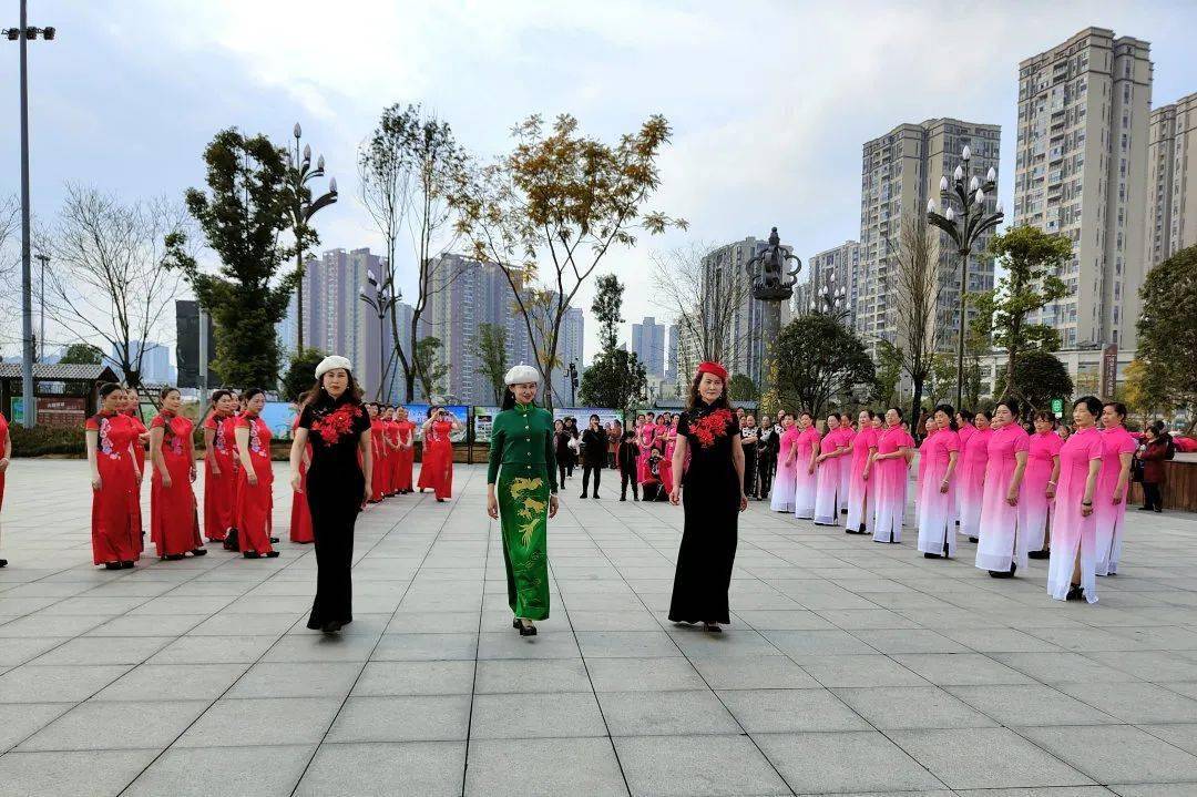 国公 大足香国公园：旗袍走秀培训表演展现优秀旗袍风采