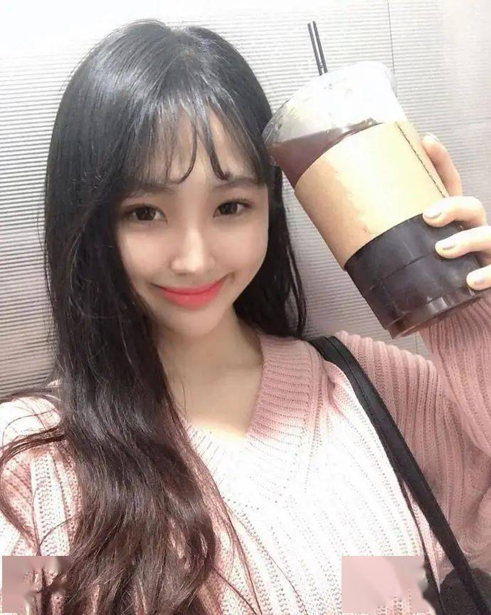 34岁性感阿姨竟撩走25岁肌肉小鲜肉网友这谁顶得住