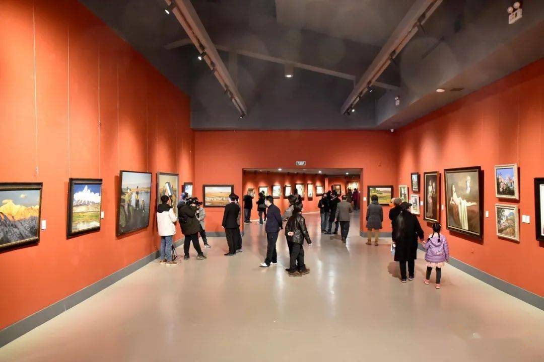 中青年写实油画特邀展在书画频道美术馆举行