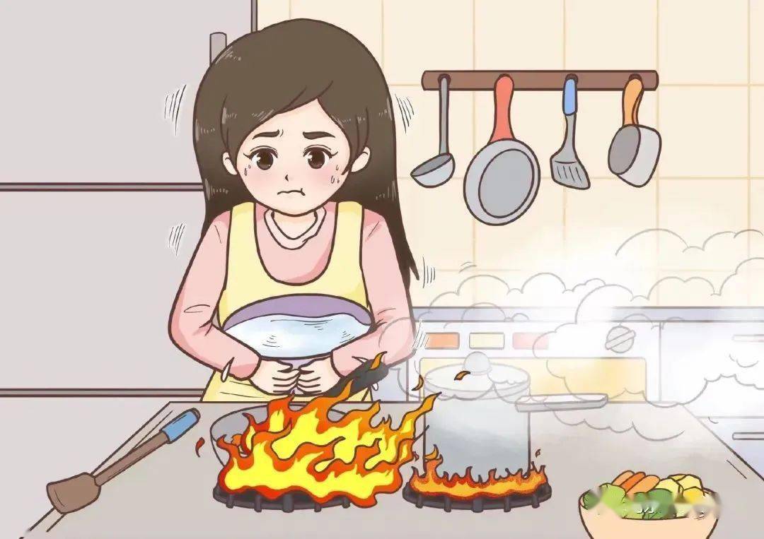会教你轻松搞定下面的漫画油锅起火是常见的一种都极易引发火灾厨房里