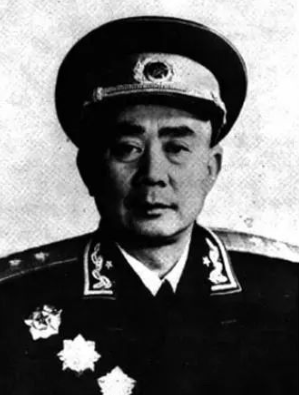 谭甫仁中将曾国华(1910—1978)广东五华人,曾任空军第三军军长,东北