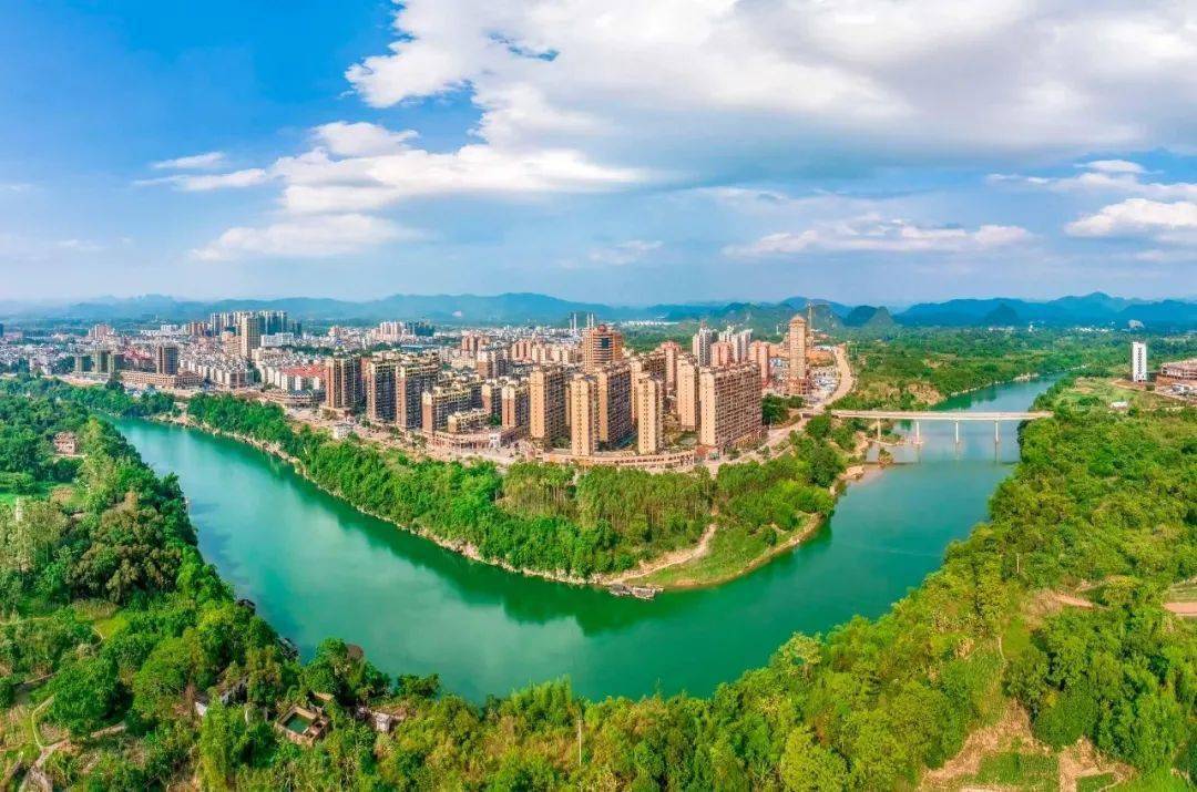 聚焦2022龙州县两会履职尽责促发展砥砺前行谱新篇龙州县第十七届人民