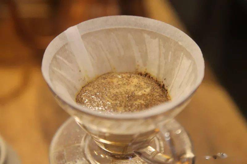 怎么通过粉渣和粉床形状看手冲咖啡冲煮情况