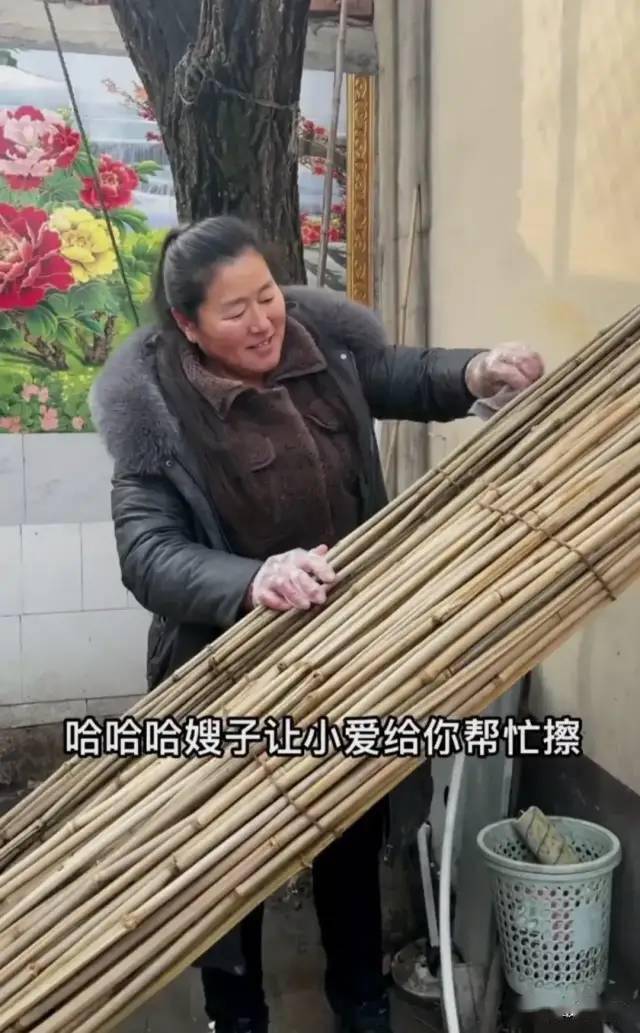 單縣朱樓村非物質文化遺產傳承人大衣哥朱之文真是能工巧匠