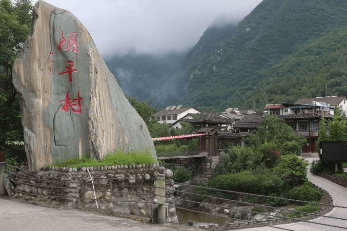 川甘界上的小镇,古城雄伟,溪水清流,故名清溪镇_街道_古镇_青川县