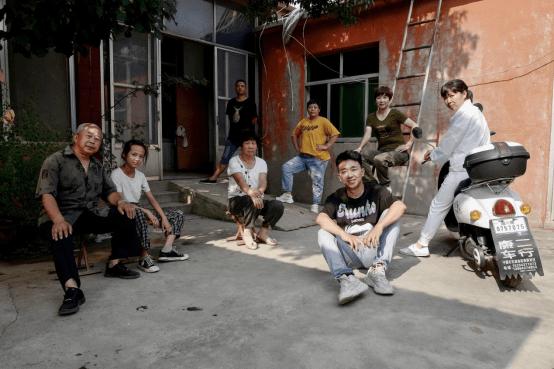 时代|抛弃大IP“朱一旦”后,导演小策又抛弃了短视频丨尺度