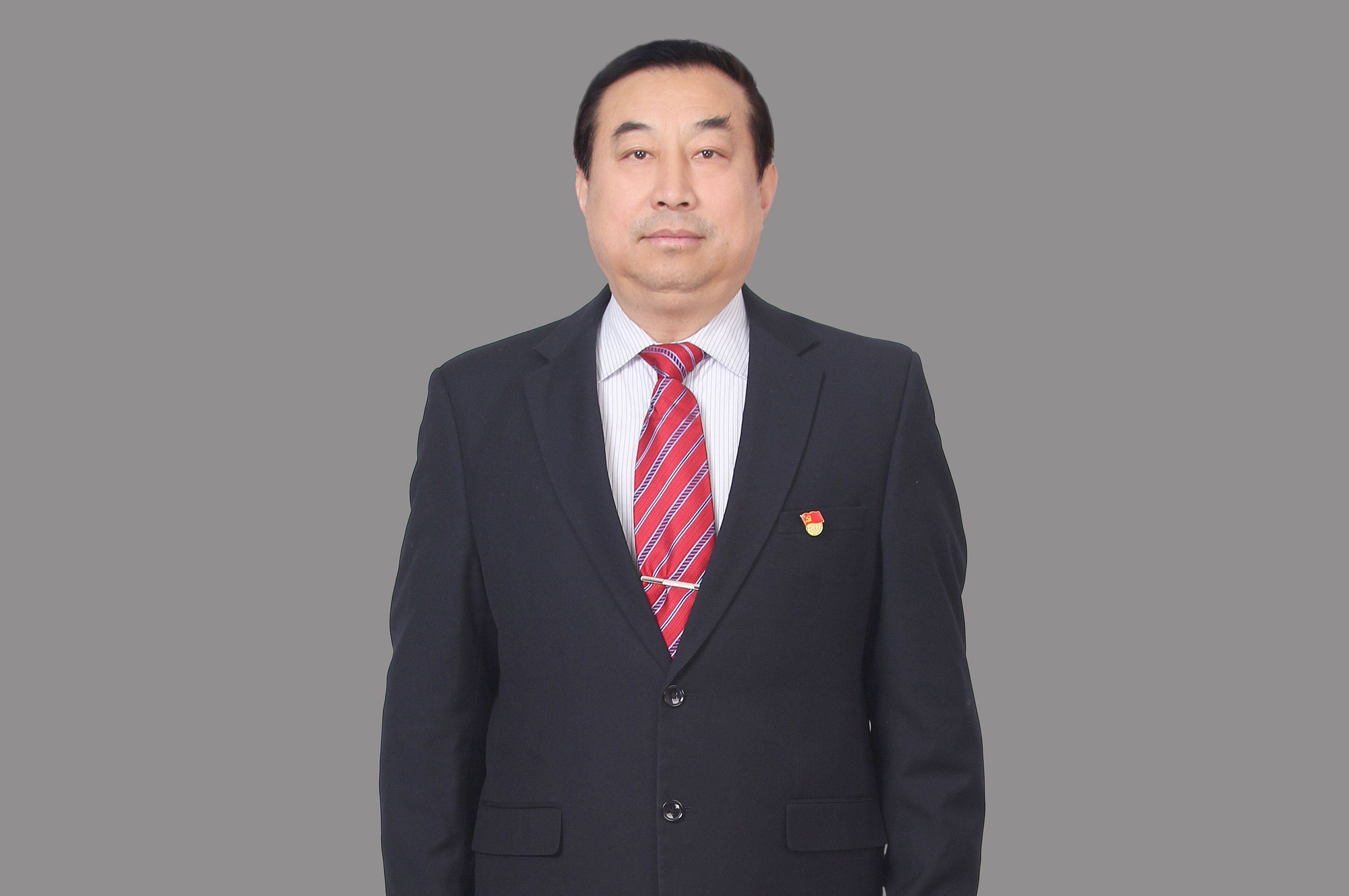 全国人大代表张建国拓宽道路解决乡村振兴留不住人问题