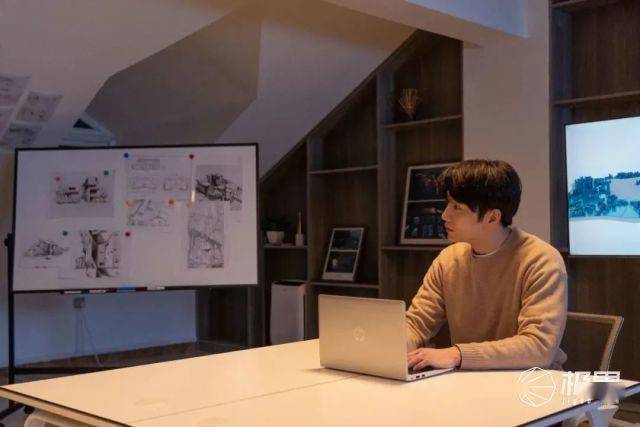 笔记本中的效率超人？移形换影挑战「两天一夜」，这台新本“有点东西”