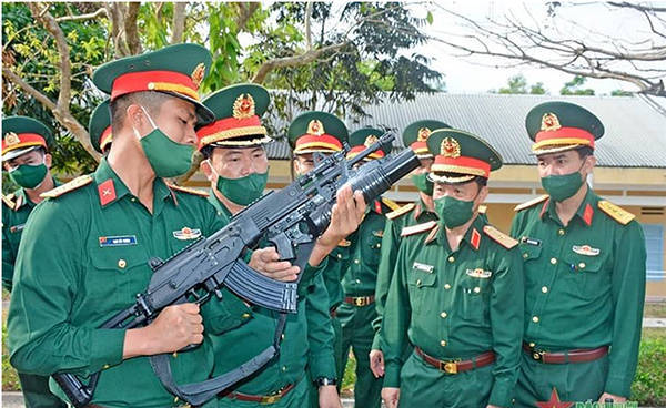 讲武谈兵告别ak47越南军队开始装备国产新式步枪