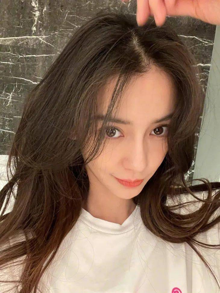 卷发这届00后害怕了：地中海秃头逐渐低龄化