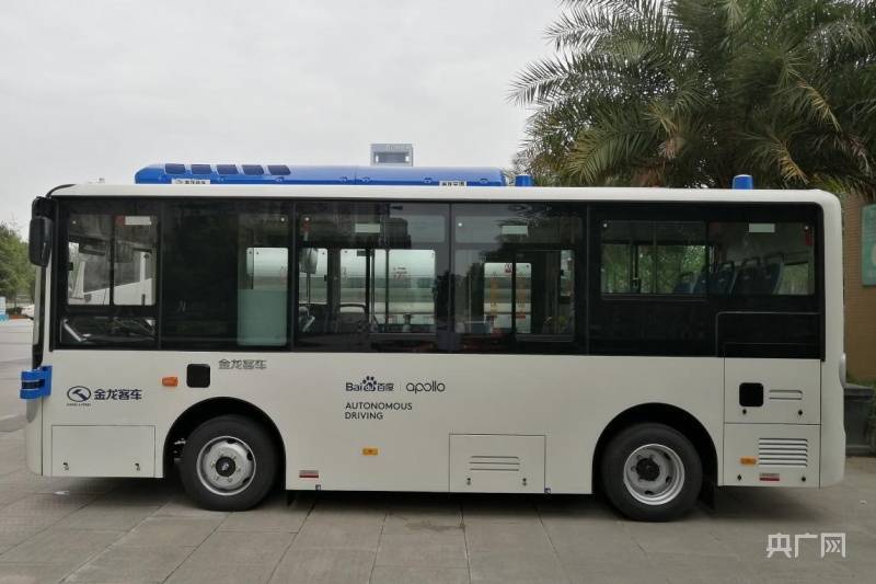 首批12张无人驾驶号牌发放!四川首个无人驾驶示范场景在成都高新区呈现