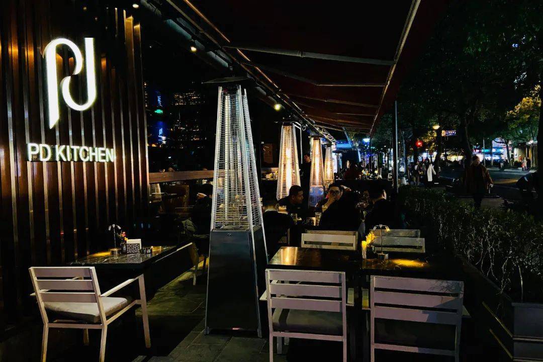 大学路的日与夜北上海年轻人聚集的特色小马路iziretail热点