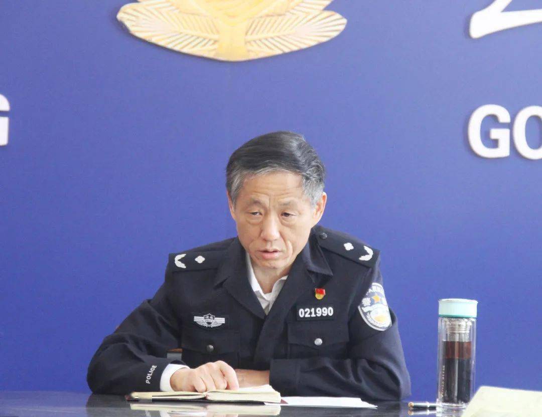 卢志林同志向获晋升的新任干部表示祝贺,并围绕区局下阶段重点工作