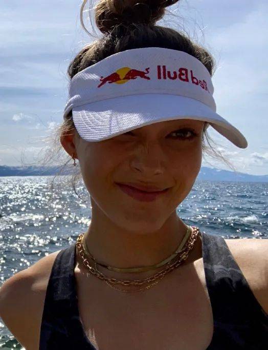 眼睛不懂就问，凹人设真的很难吗？