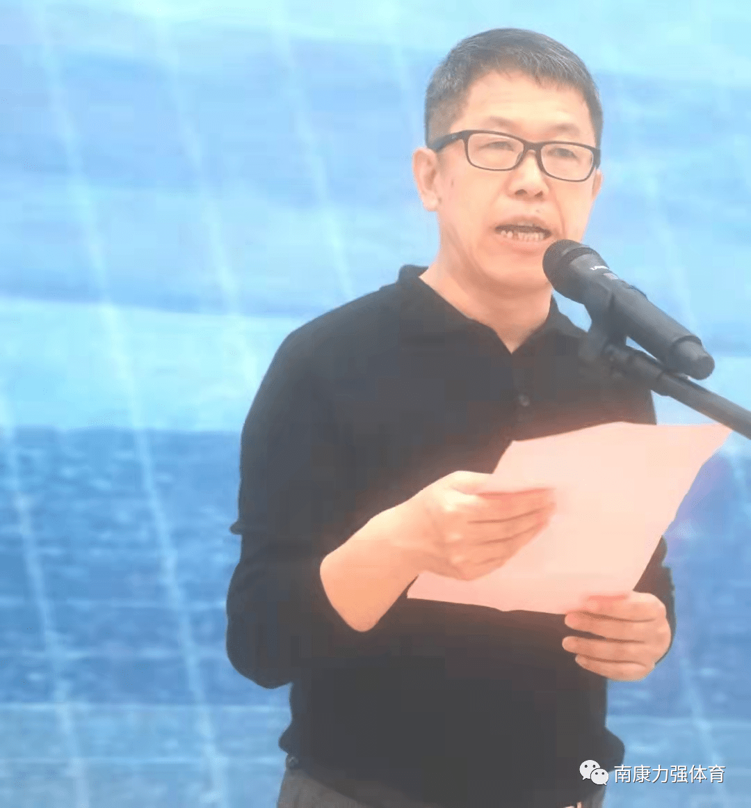 刘显华强调,试点启动南康区中小学生游泳教育,是落实