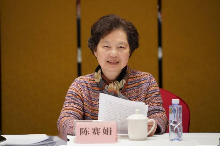 陈赛娟委员构建国家重大疾病专病数据库优先聚焦严重影响人群健康疾病