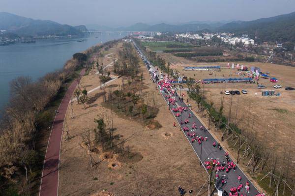 选手|浙江建德举办迎亚运欢乐跑