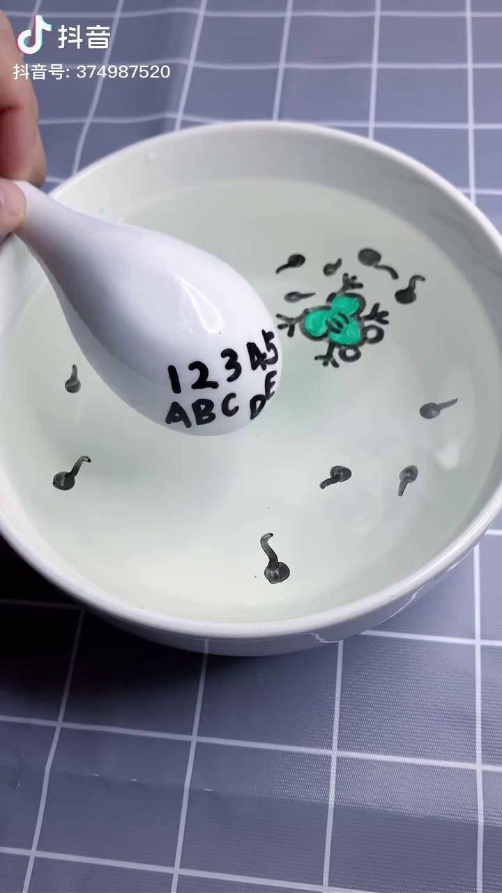 想画什么就画什么都能在水上漂起来科学小实验趣味实验