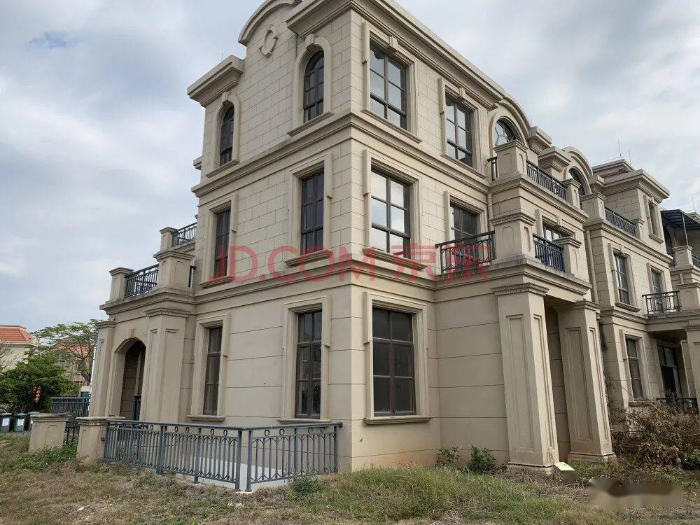曾仕权转移到李湘雯名下位于高州市九龙湖塞纳庄园6街17号别墅一栋