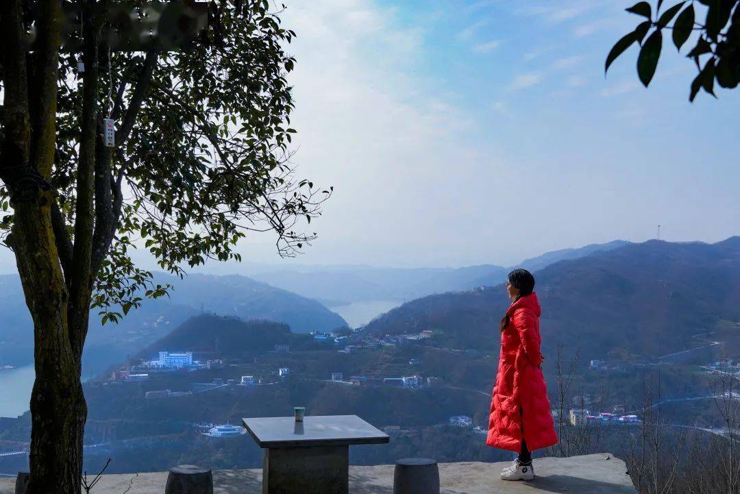 女摄影爱好者镜头下的安康景和人一样美