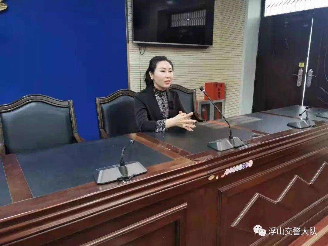 浮山县公安局举办庆"三八"妇女节健康知识讲座_女民警_女性_相关