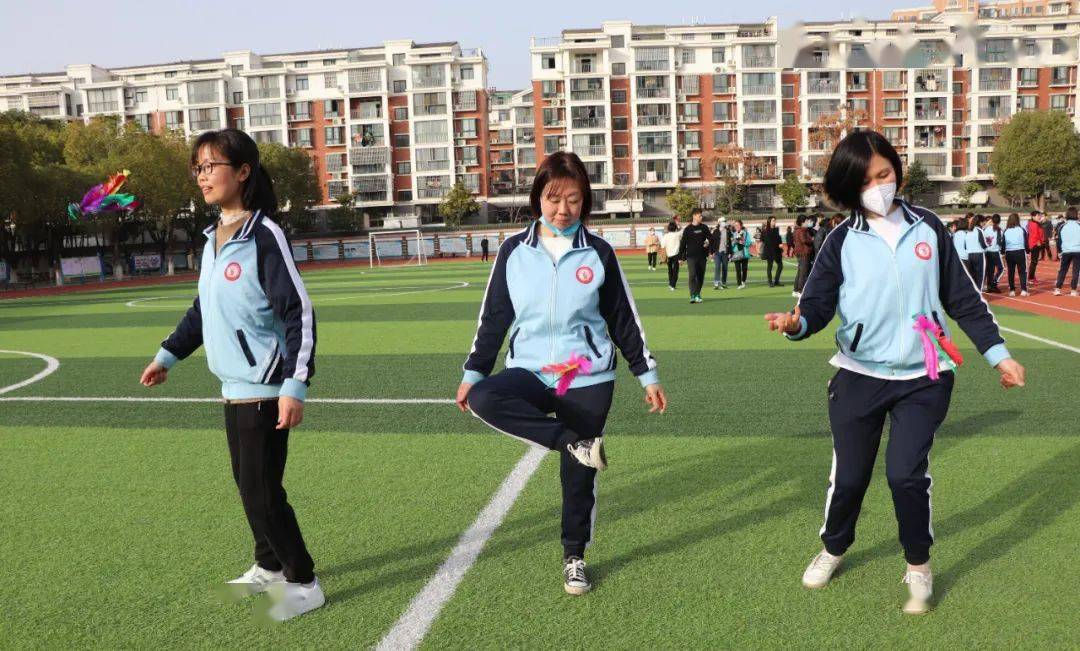 京山小学举办三八国际劳动妇女节趣味运动会