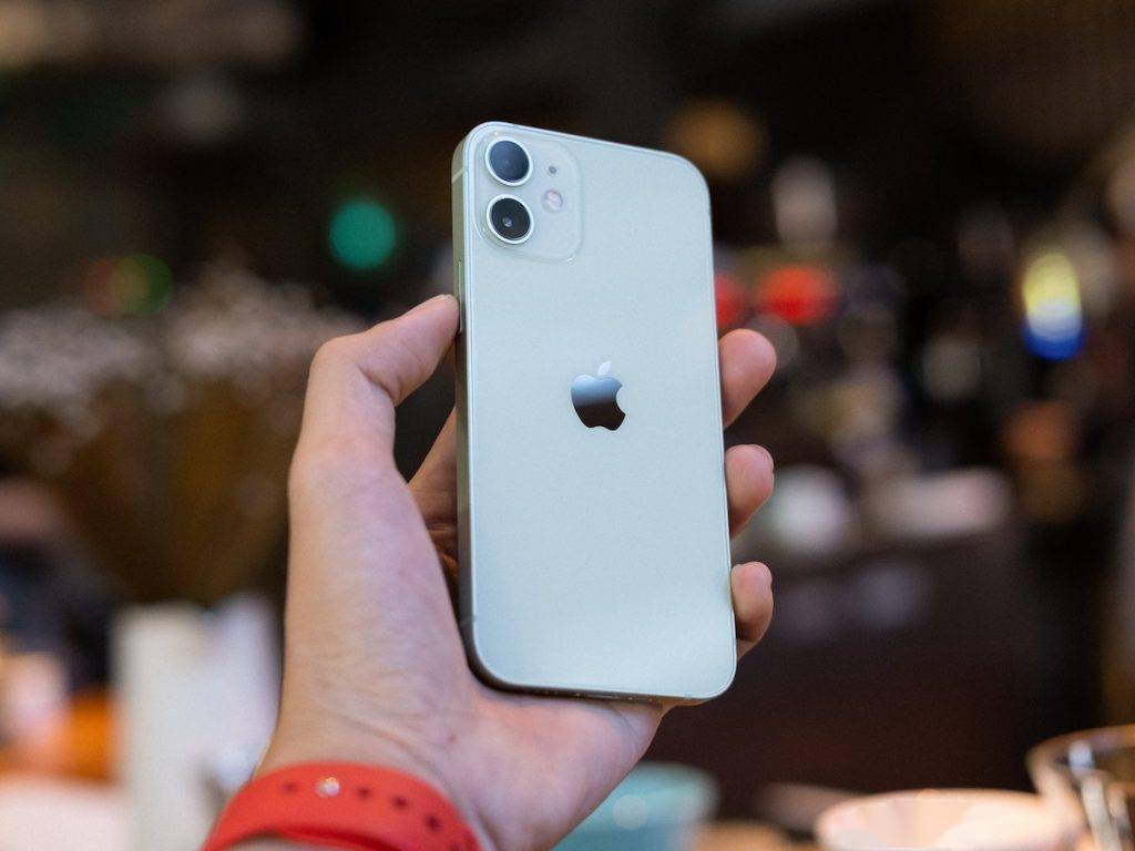 iPhone SE 3 只换芯不升级，苹果继续摆烂？