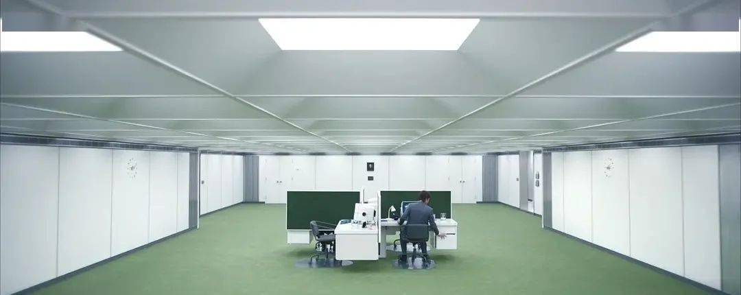 这部科技惊悚剧，打工人都应该去看看