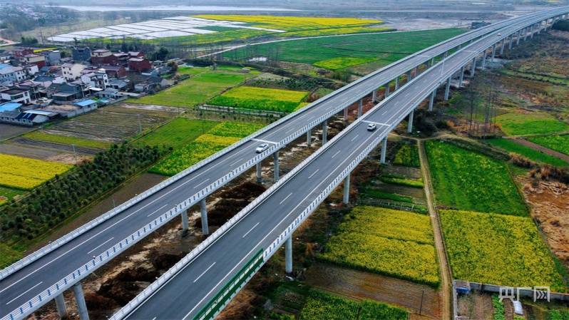 芜黄高速迎花开