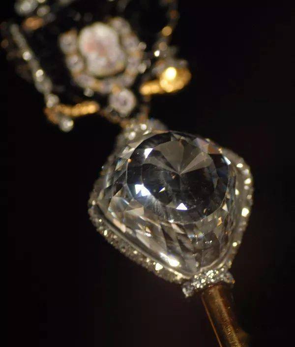 鉴赏世界传奇钻石之奥尔洛夫钻石theorlovdiamond