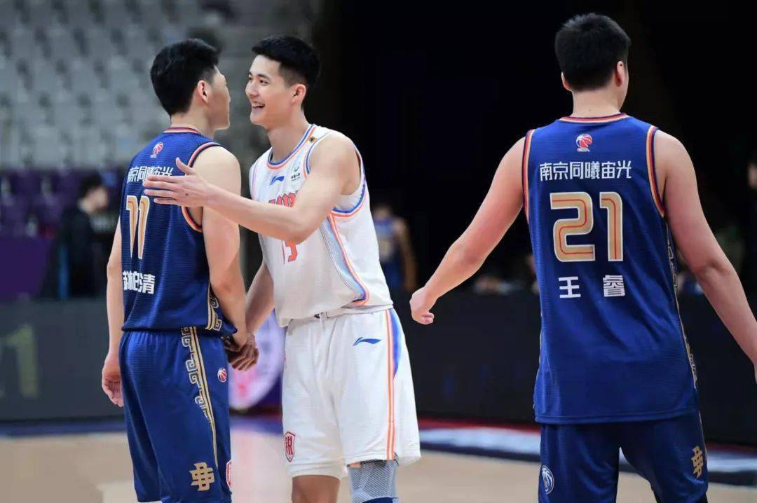 四川:景菡一25分8篮板8助攻,哈达迪18分13助攻10篮板5盖帽,李泓翰17分