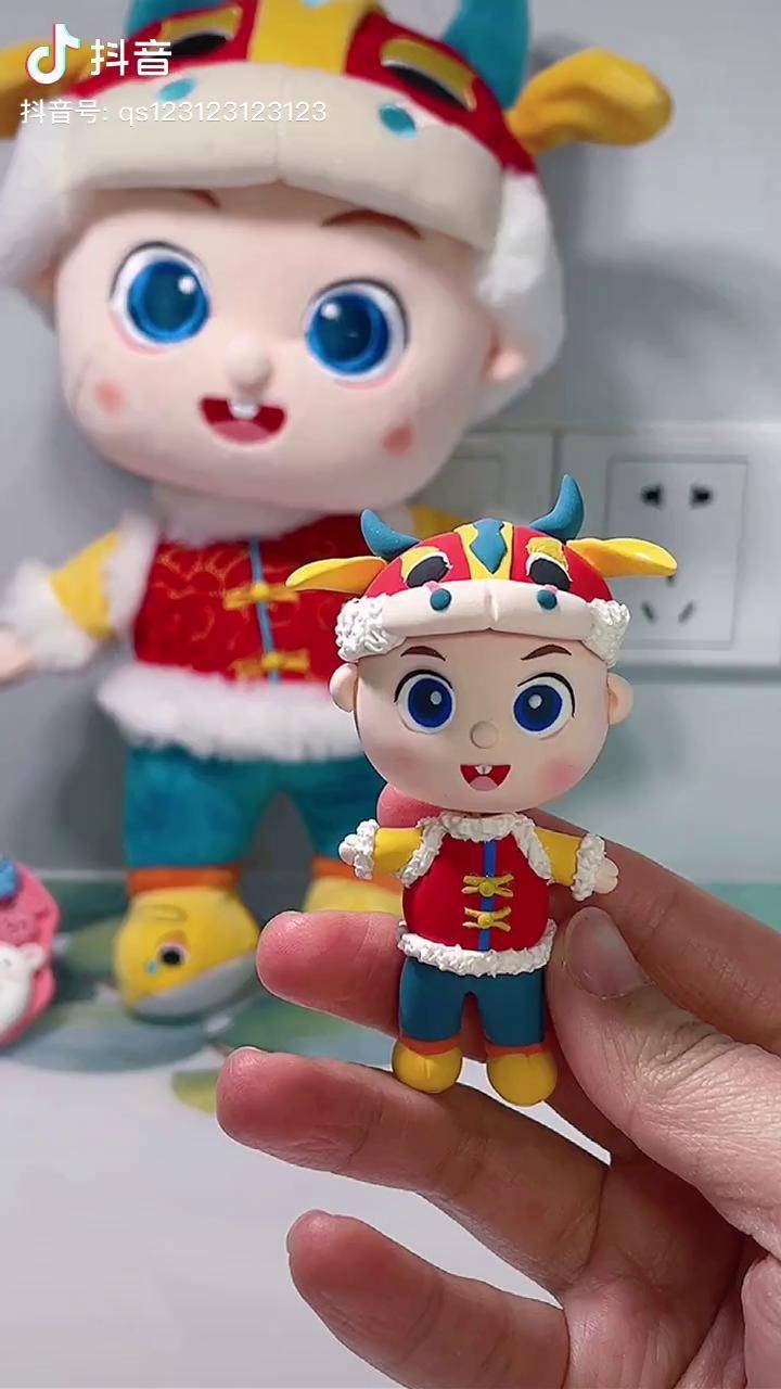 祝大家新年快乐粘土手工看见手艺超轻粘土手工超级宝贝jojo