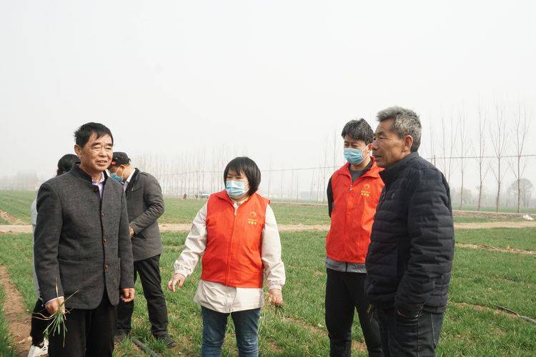 章丘区农业农村局开展讲理论说政策知新话宣讲暨百名农技专家下乡夺