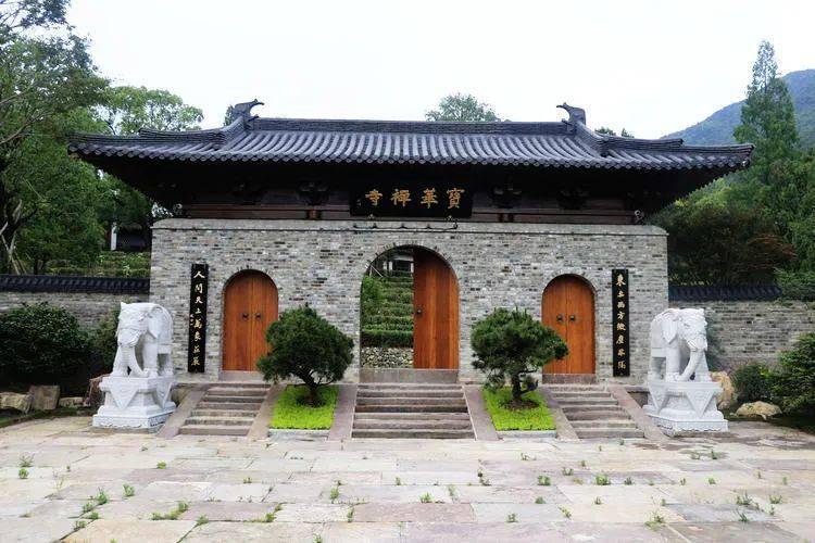 天台山宝华禅寺于2013年2月启动复建,修复工程按照国家一类寺院标